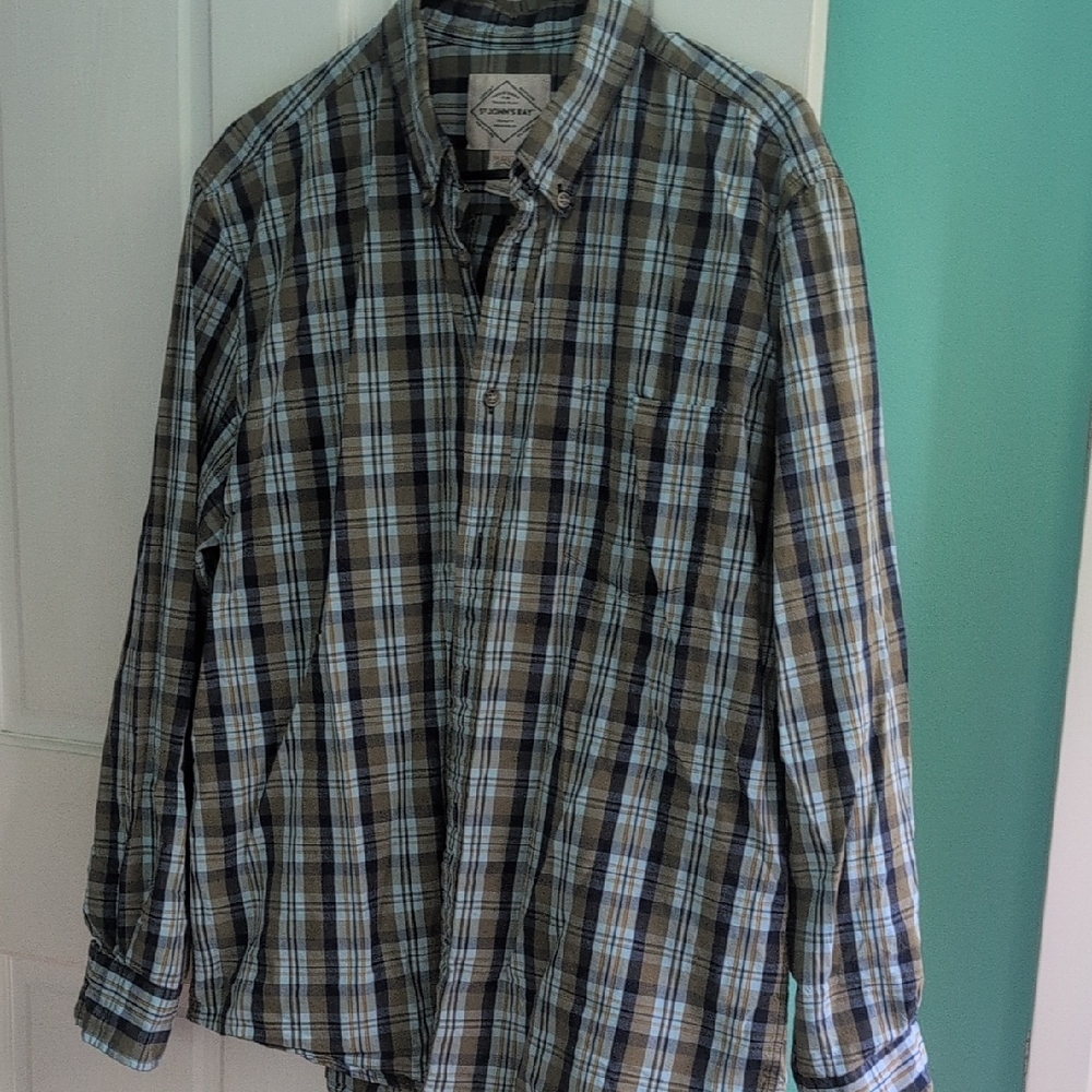 Men's Plaid Button-Up Shirt